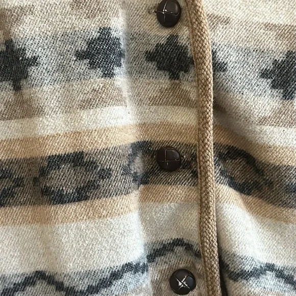 Top - Picture 4 of 14